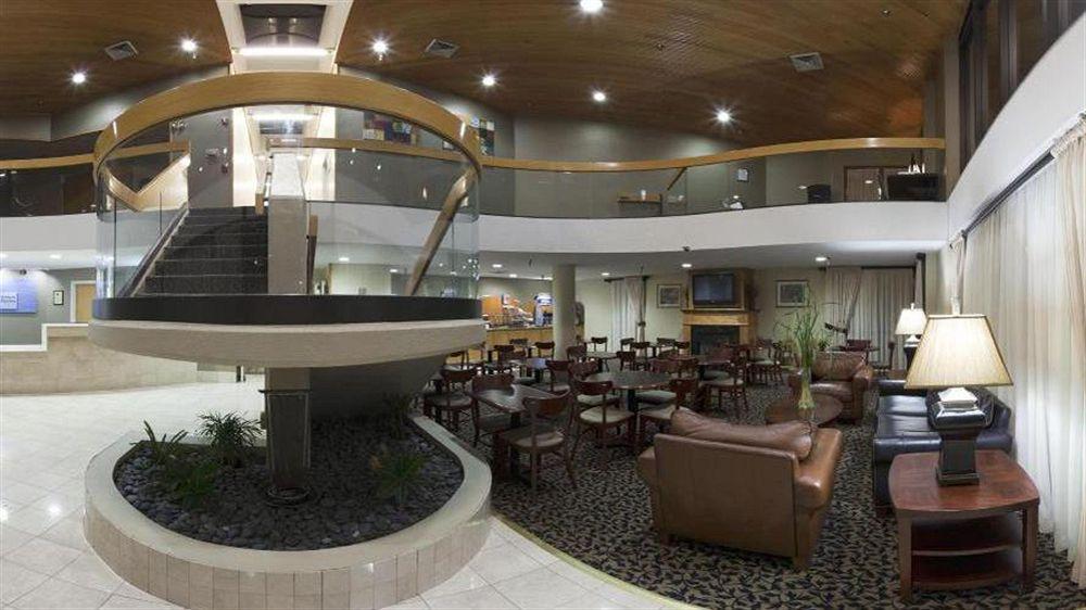 Holiday Inn Express Detroit-Warren/General Motors Technology Center By Ihg Экстерьер фото