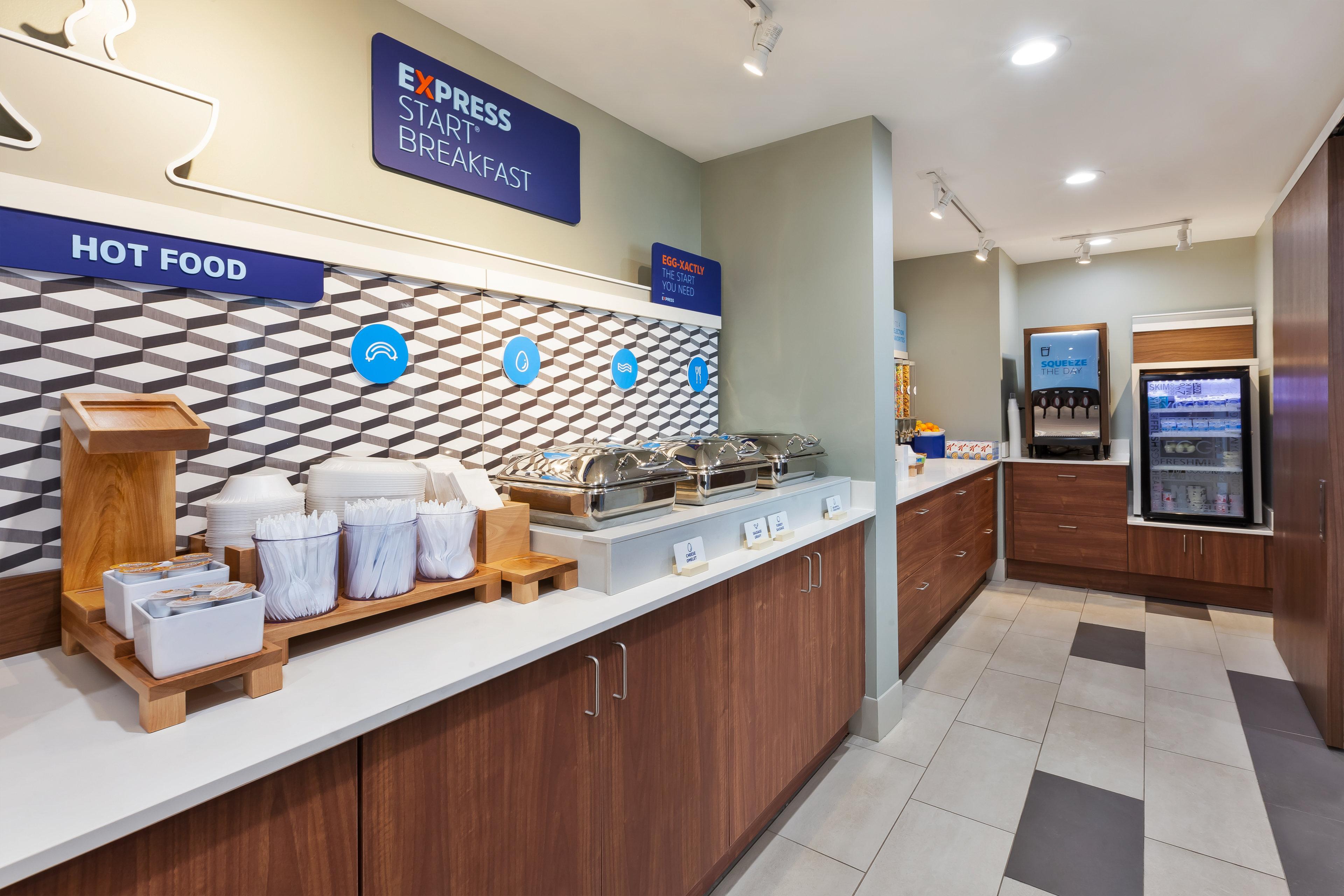 Holiday Inn Express Detroit-Warren/General Motors Technology Center By Ihg Экстерьер фото
