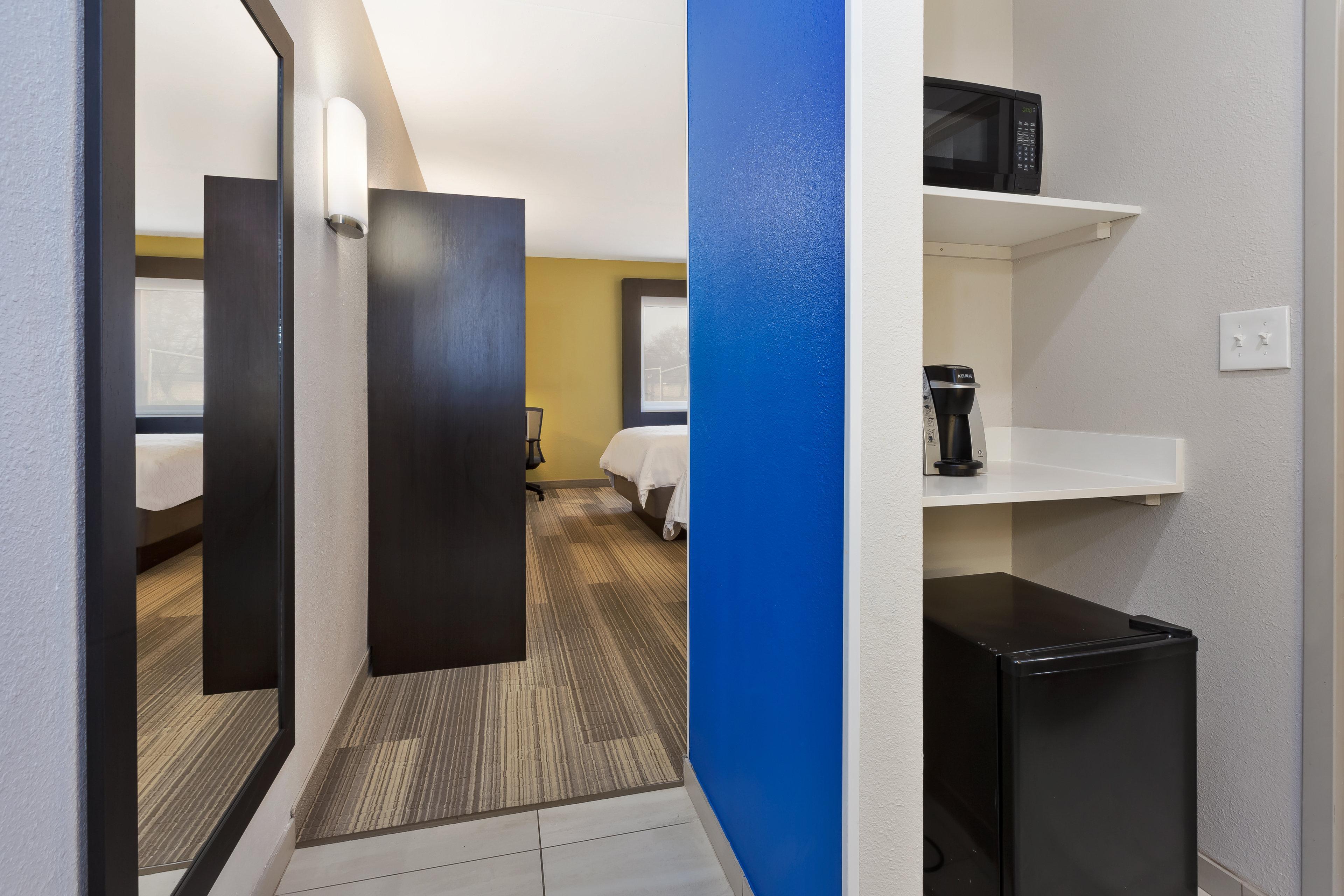 Holiday Inn Express Detroit-Warren/General Motors Technology Center By Ihg Экстерьер фото