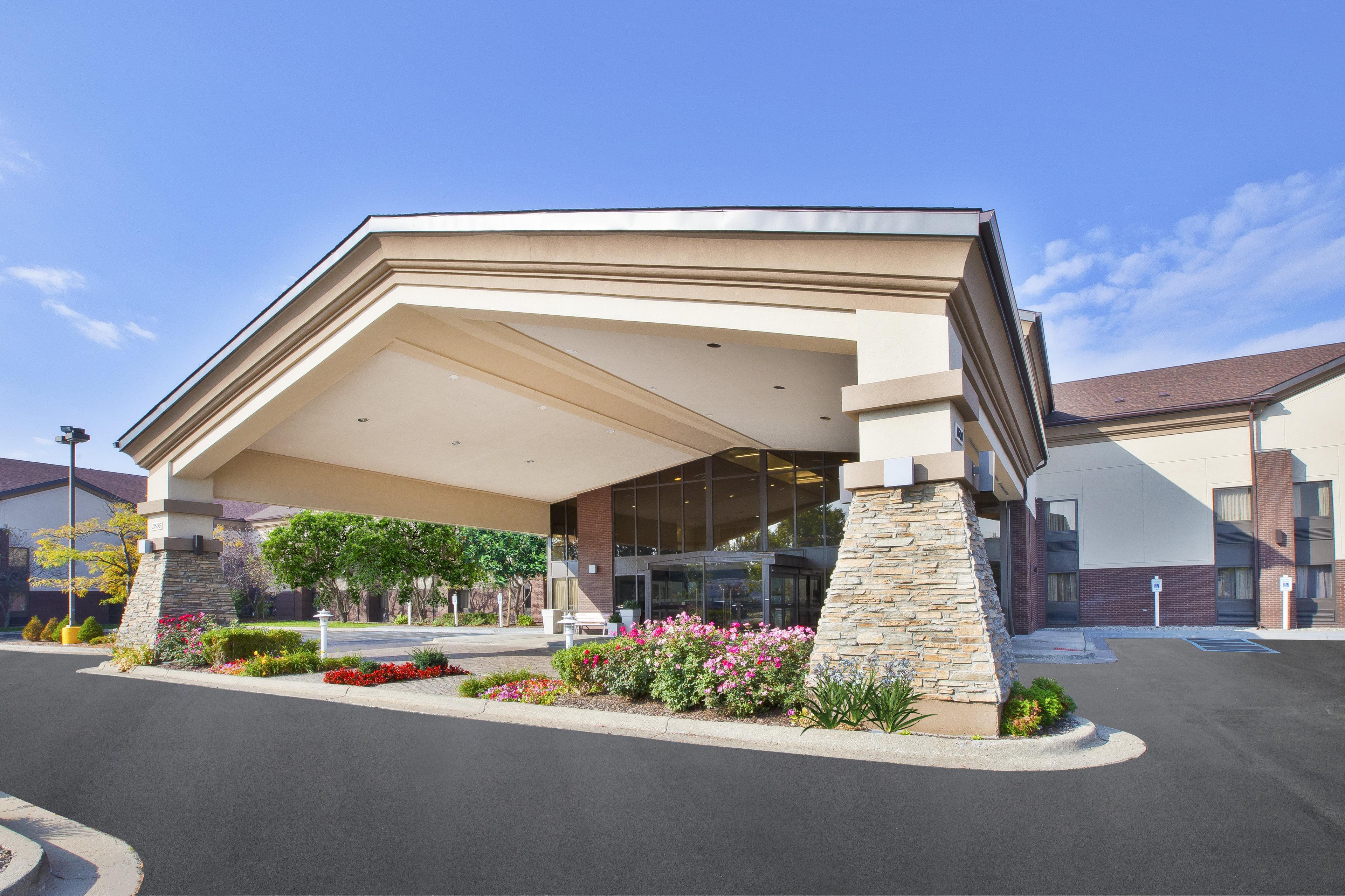 Holiday Inn Express Detroit-Warren/General Motors Technology Center By Ihg Экстерьер фото