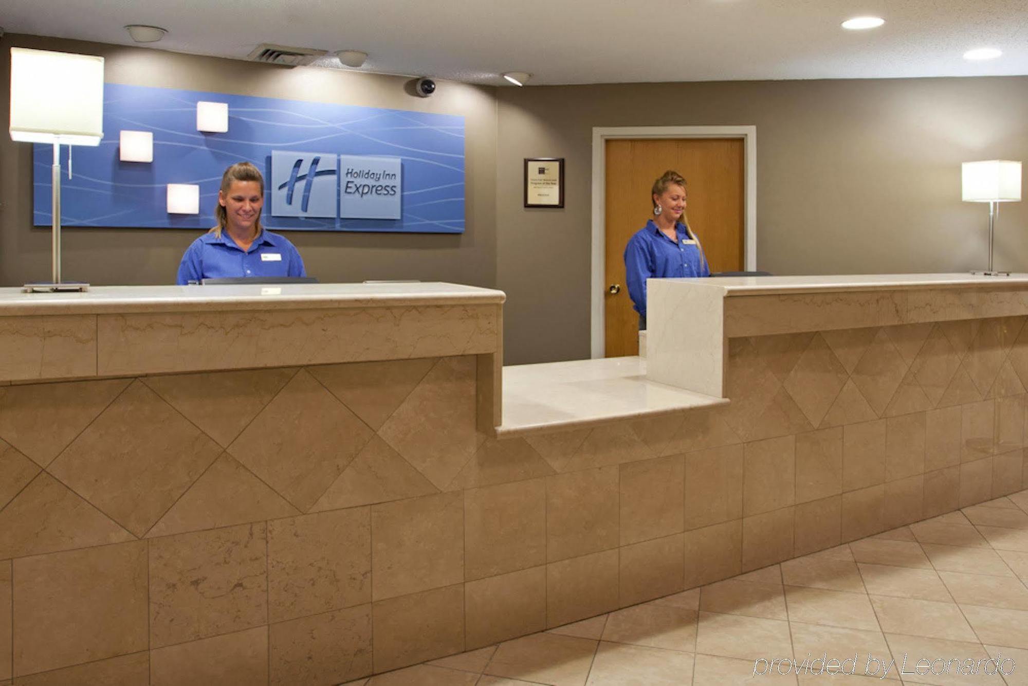 Holiday Inn Express Detroit-Warren/General Motors Technology Center By Ihg Экстерьер фото