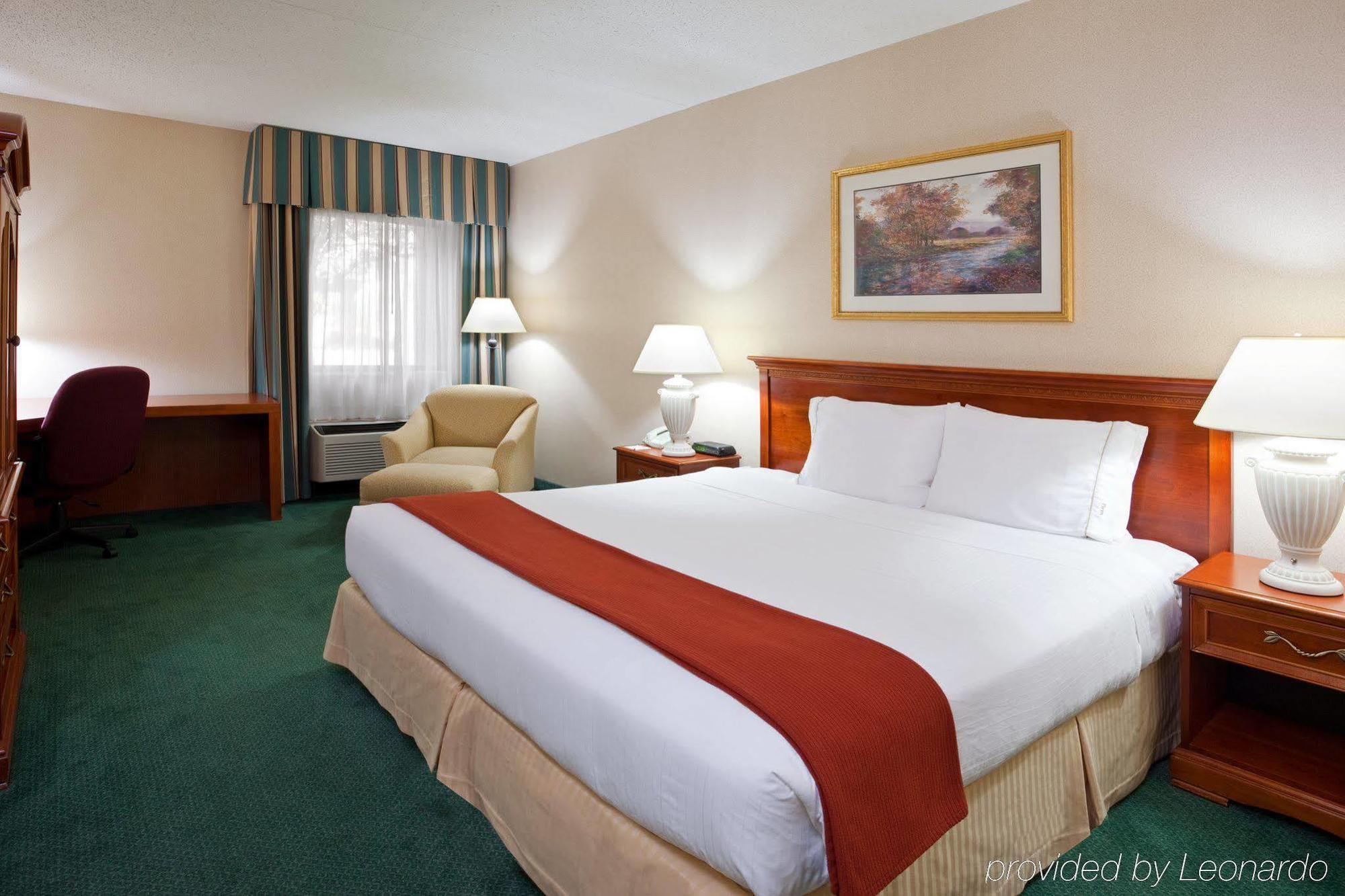 Holiday Inn Express Detroit-Warren/General Motors Technology Center By Ihg Экстерьер фото